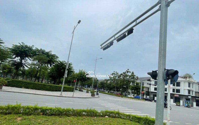 Phân lô liền kề KĐT mới Văn Khê 111m2, 4 tầng, MT8.8m giá 39.5 tỷ
