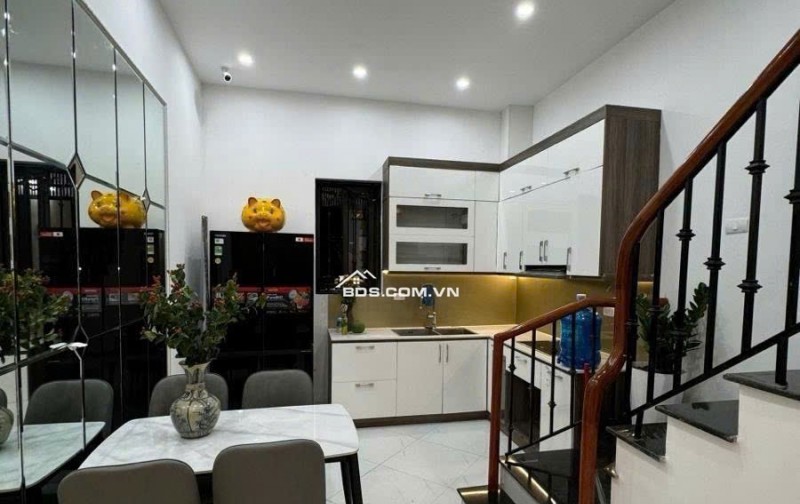 Bán Nhà Nguyễn Trãi, Thanh Xuân - Hàng Xóm Royal City - Ở Ngay - Oto Kinh Doanh - 43M, 4 Tầng.