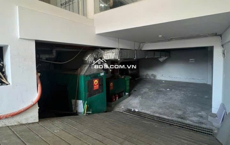 Cho thuê tòa nhà văn phòng, 283 Hùng Vương, Phường 9, Quận 5.