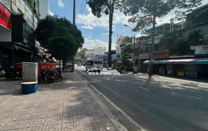 Cho thuê tòa nhà văn phòng, 283 Hùng Vương, Phường 9, Quận 5.