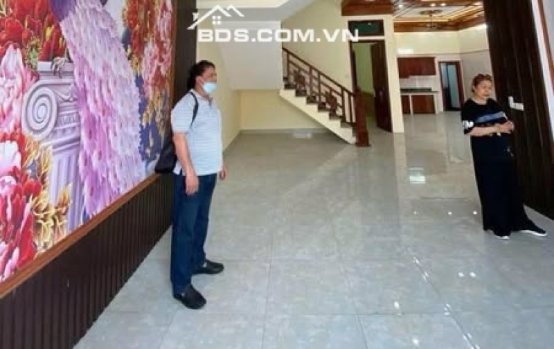bán gấp nhà đẹp S = 206m2 ở tại thôn Đại Chu, xã Long Châu, Bắc Ninh