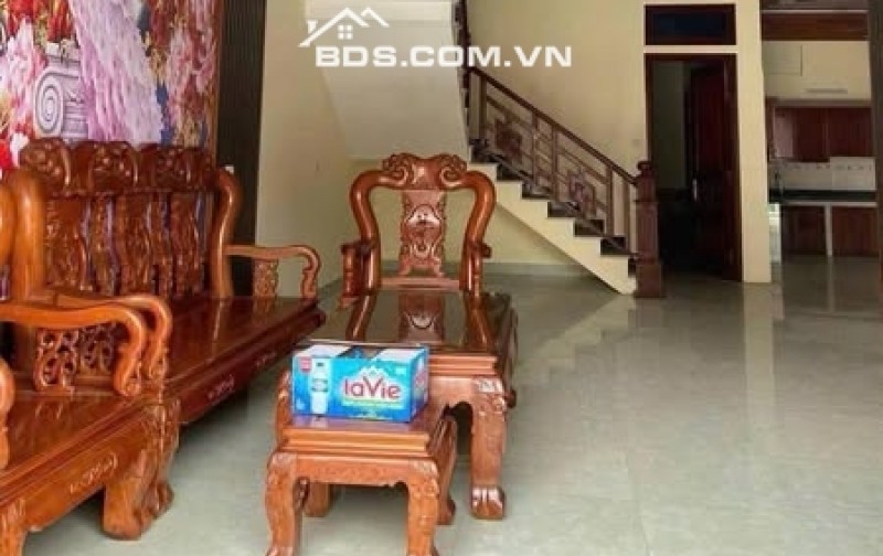 bán gấp nhà đẹp S = 206m2 ở tại thôn Đại Chu, xã Long Châu, Bắc Ninh