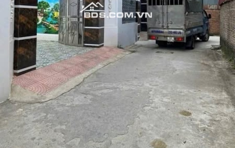 bán gấp nhà đẹp S = 206m2 ở tại thôn Đại Chu, xã Long Châu, Bắc Ninh