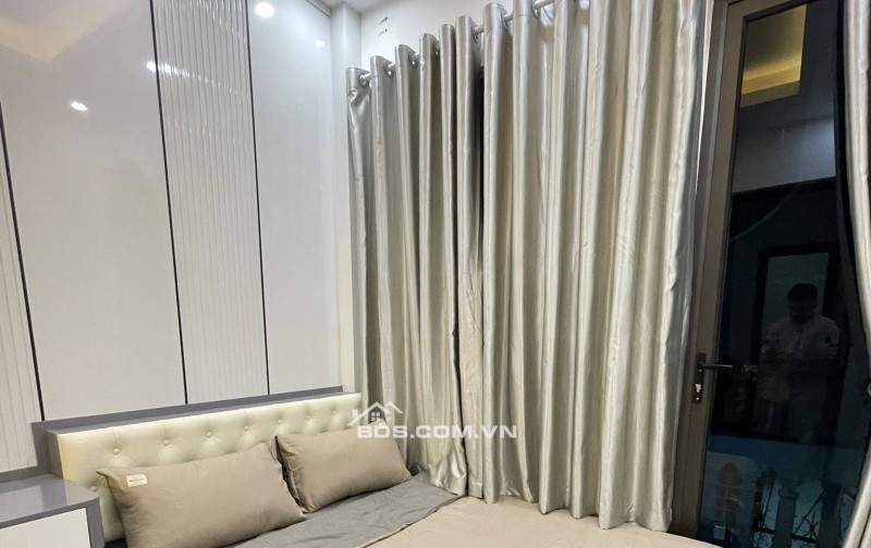 Bán nhà Đào Tấn 35m 4 Tầng Ngõ thông, kinh doanh giá 6.9 tỷ
