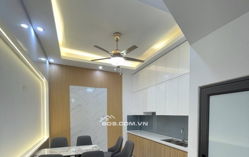 Bán nhà Đào Tấn 35m 4 Tầng Ngõ thông, kinh doanh giá 6.9 tỷ