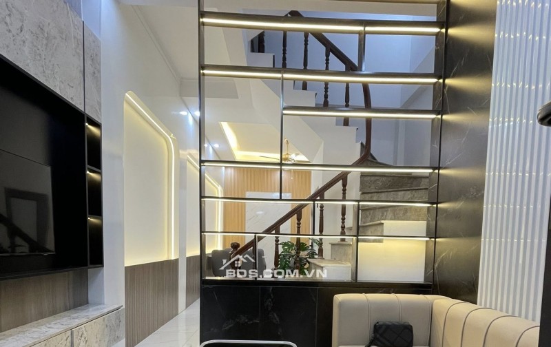 Bán nhà Đào Tấn 35m 4 Tầng Ngõ thông, kinh doanh giá 6.9 tỷ
