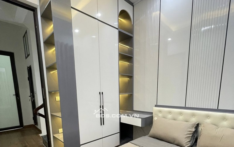 Bán nhà Đào Tấn 35m 4 Tầng Ngõ thông, kinh doanh giá 6.9 tỷ