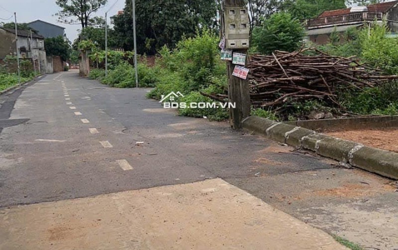 75m2 trục chính Cánh Chủ - Hạ Bằng (Bình Yên - Thạch Thất cũ), chỉ nhỉnh 2 tỷ, lh 0946377868 Hoàng Thương land