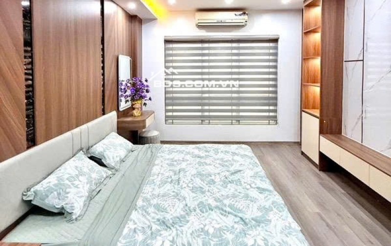 Bán Nhà Ngõ 1 Bùi Xương Trạch - Gần Phố - Full Nội Thất - 33m, 5Tầng - Chỉ 7 Tỷ.