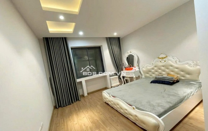 Hiếm ! Nhỉnh 9 Tỷ - 56m, 5 Tầng - Gần Phố - Ở Ngay - Khương Trung, Quận Thanh Xuân.