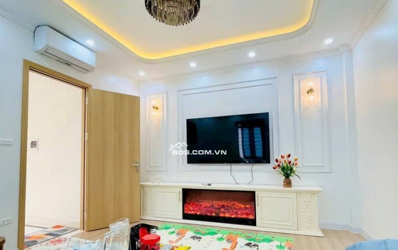 Nhà Đẹp Ở Ngay Minh Khai, Hai Bà Trưng 45m, 4 tầng, giá 9.1 tỷ.