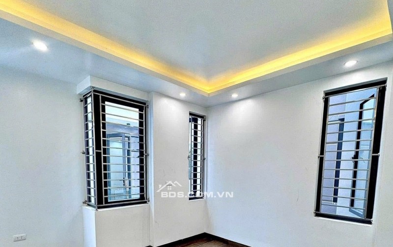 BÁN NHÀ SIÊU ĐẸP 2.59 TỶ 3 TẦNG 50M2 ( HƯỚNG ĐÔNG ) NGÕ TRƯỜNG CHINH