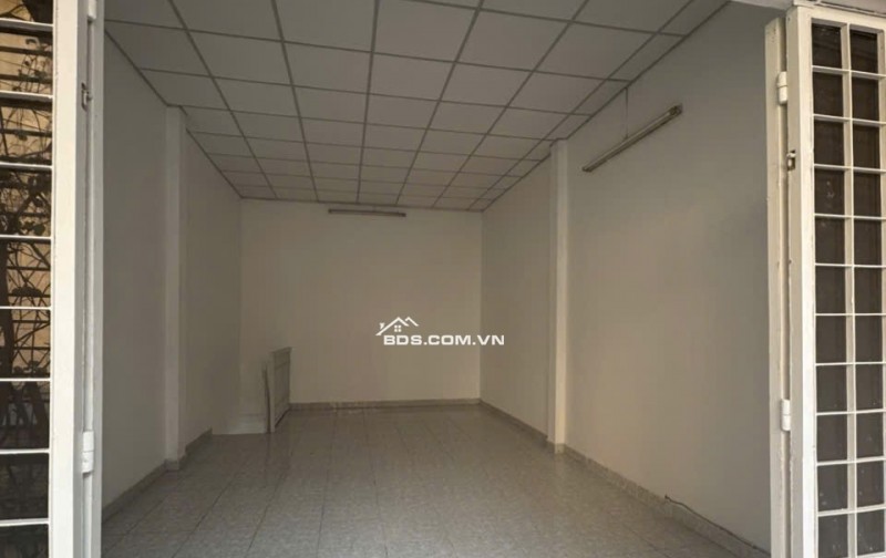 Nhà trống giao ngay 1 trệt 1 lầu hẻm xe hơi 117/1 Ba Vân P14 Tân Bình