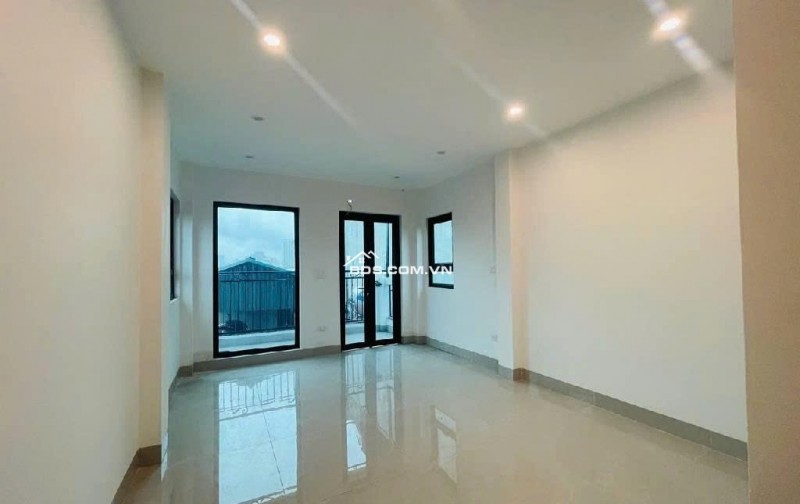Bán Nhà Ngõ 168 Kim Giang - Oto - Kinh Doanh  Thang Máy - Ở Ngay - 38m, 7 Tầng.