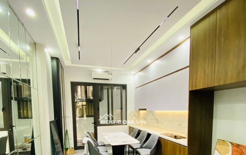Nhà Đẹp Thang Máy Trần Khát Chân, Hai Bà Trưng 54m, 6 tầng, mt 3.7m, giá 18.5 tỷ.