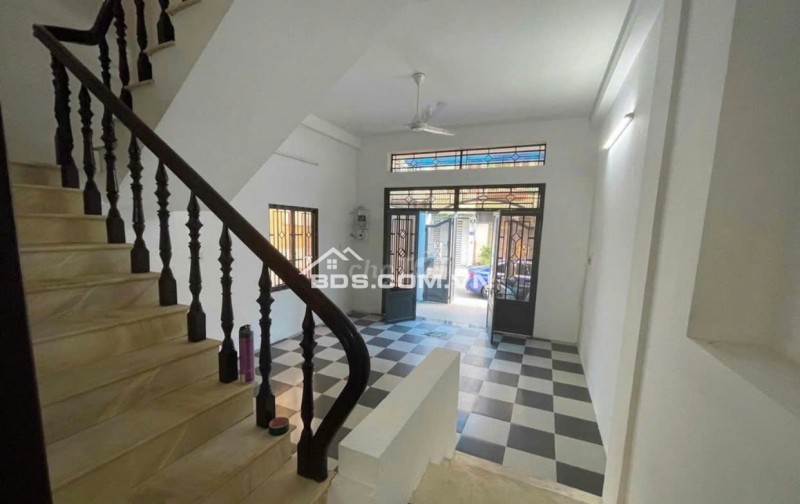 Bán nhà 1 trệt 2 lầu 1 sân thượng số 12 Đồng Nai P2 Q Tân Bình