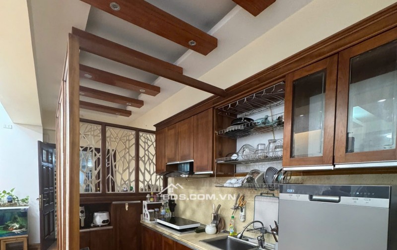 Nhà đẹp , view thoáng gần ĐH Thăng Long , 42 m2 x 5 tầng, mặt tiền 4,5m ,7,42 tỷ