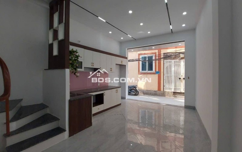 Nhỉnh #5 tỷ tọa lạc tại Quang Trung- Hà Đông | 35M2 - 4 Tầng - 4 MT | nhiều tiện ich