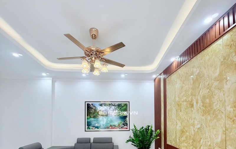Nhỉnh 4 tỷ ,CC gửi bán căn tại Yên Nghĩa - Hà Đông  35m2- 5 tầng-  MT 7.7m nhà mới