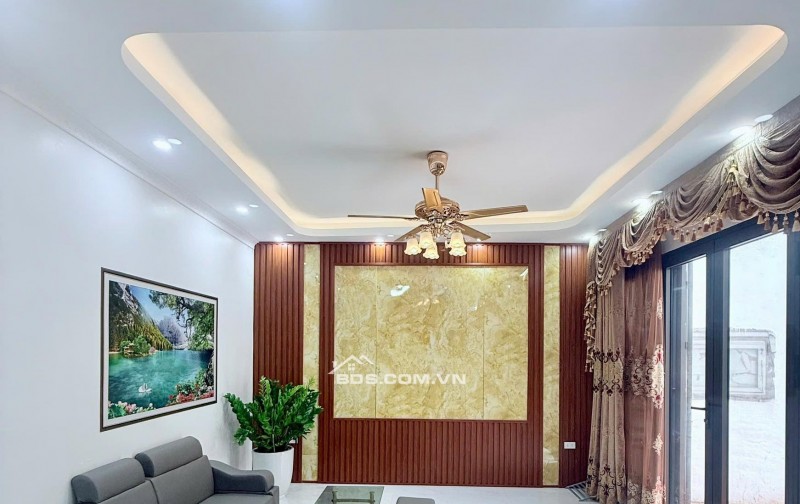 Nhỉnh 4 tỷ ,CC gửi bán căn tại Yên Nghĩa - Hà Đông  35m2- 5 tầng-  MT 7.7m nhà mới
