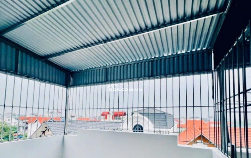 Nhỉnh 4 tỷ ,CC gửi bán căn tại Yên Nghĩa - Hà Đông  35m2- 5 tầng-  MT 7.7m nhà mới