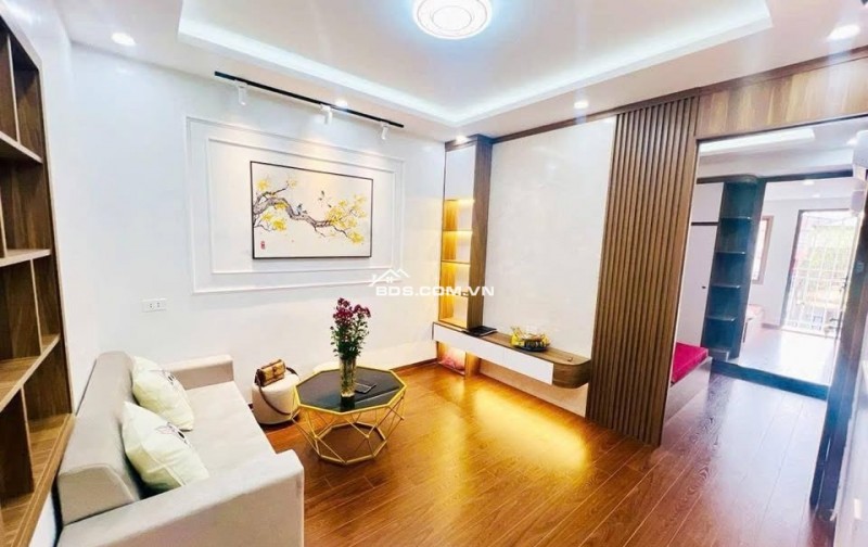 NGÔI NHÀ TẠI THẠCH BÀN – LÔ GÓC, THANG MÁY, NỘI THẤT NHẬP KHẨU – GIÁ CHỈ 7 TỶ! 