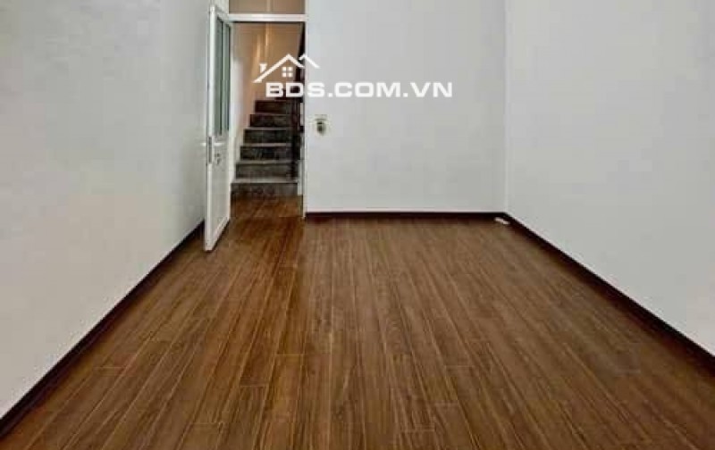 NGÔI NHÀ TẠI THẠCH BÀN – LÔ GÓC, THANG MÁY, NỘI THẤT NHẬP KHẨU – GIÁ CHỈ 7 TỶ! 
