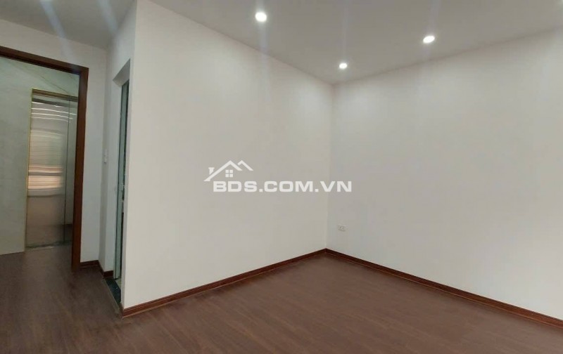 Nhỉnh #5 tỷ tọa lạc tại Quang Trung- Hà Đông | 35M2 - 4 Tầng - 4 MT | nhiều tiện ich