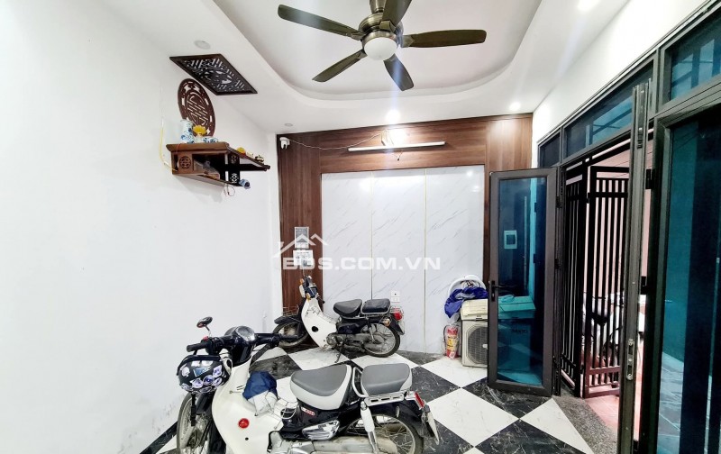 Chính chủ bán nhà Phố Xốm - Hà Đông , 31M2  *5 TẦNG  *5.3 MT , nhà mới đẹp