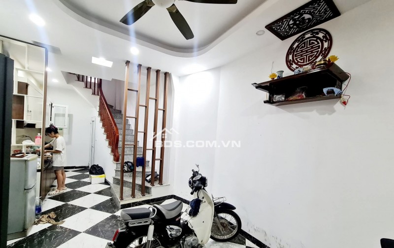 Chính chủ bán nhà Phố Xốm - Hà Đông , 31M2  *5 TẦNG  *5.3 MT , nhà mới đẹp