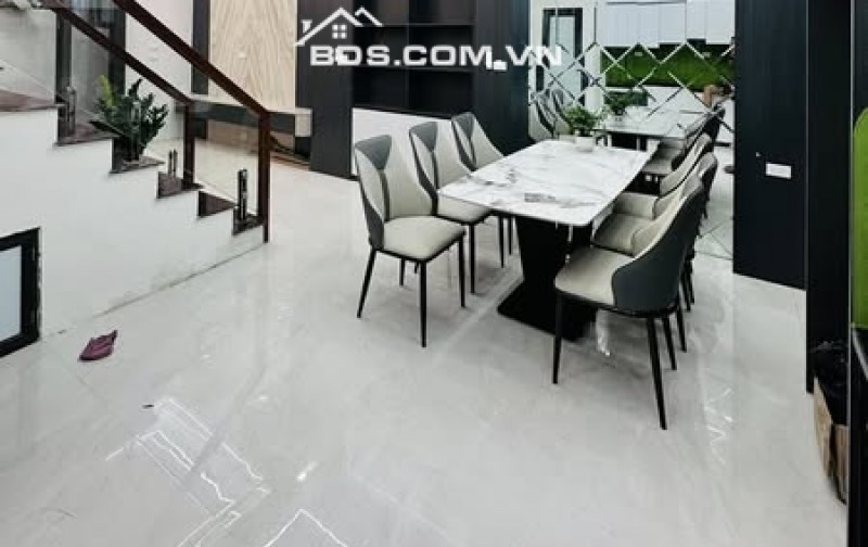 BÁN NHÀ   NGUYỄN KHUYẾN  70 m - 5 Tầng  Chỉ nhỉnh 18 Tỷ -  E. Khoa 0904266501