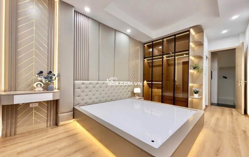 NHÀ ĐẸP 6 TẦNG, CÓ THANG MÁY - VỊ TRÍ VÀNG TRUNG TÂM SÀI ĐỒNG!