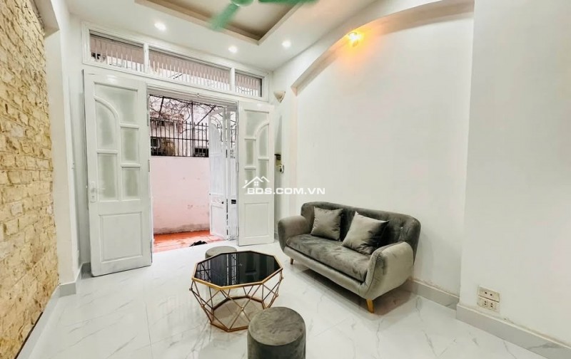  BÁN NHÀ THẠCH BÀN ,39M, 4T, MT 4,3M, NGÕ RỘNG, Ô TÔ TRÁNH CÁCH NHÀ 20M, 5.XX TỶ 