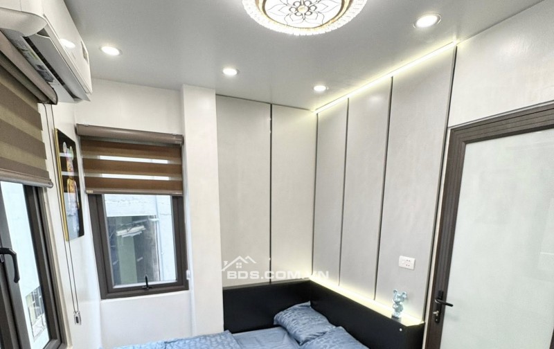 La Thành – Đống Đa – 26m² – 5 tầng – mặt ngõ thông – 5.75 tỷ