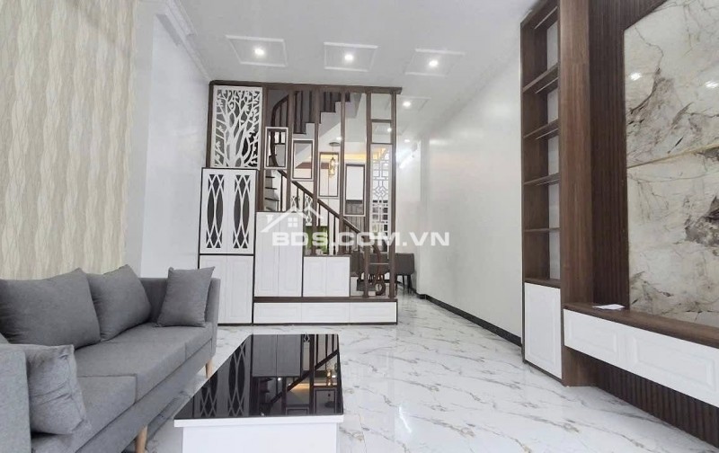 Nhà đẹp phố Thanh Lân - 44m2 x 6pn, cách mặt phố 15m - nhỉnh 8 tỷ