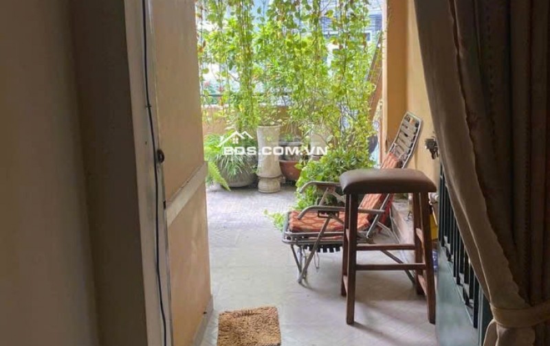 Bán nhà MT Trương Hoàng Thanh P12 Tân Bình 2 lầu (4PN, 3WC)