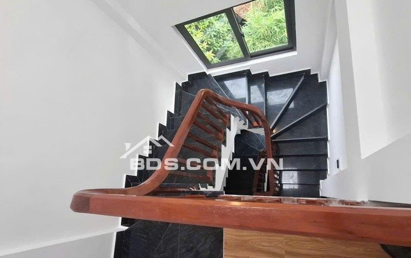 Chỉ 8.2 Tỷ - 38m, 5 Tầng - Gần Phố - Full Nội Thất - Tô Vĩnh Diện, Thanh Xuân.