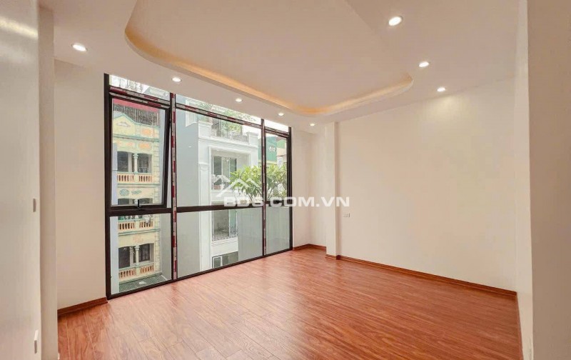 Nhà Đẹp Thang Máy Trần Khát Chân, Hai Bà Trưng 68m, 5 tầng, mt 4.7m, giá 13.5 tỷ