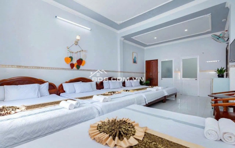 Bán Khách sạn 1 sao, 5 tầng, 31 phòng ngủ, View Biển. Ngay sát Bãi Sau Vũng Tàu.