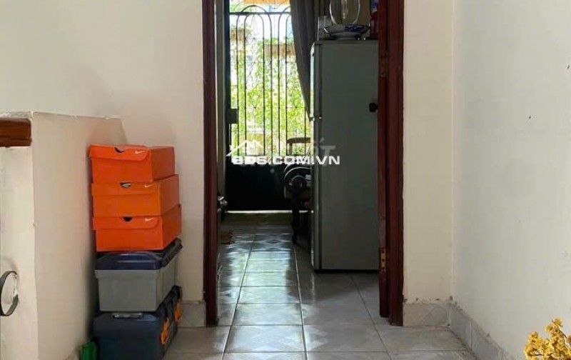 Bán nhà MT Trương Hoàng Thanh P12 Tân Bình 2 lầu (4PN, 3WC)