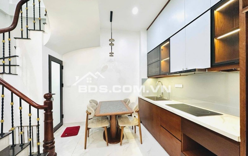 Nhà Đẹp Lô Góc, Gần Phố, Trương Định, Hoàng Mai 34m, 5 tầng, mt 4.7m, giá 9.5 tỷ