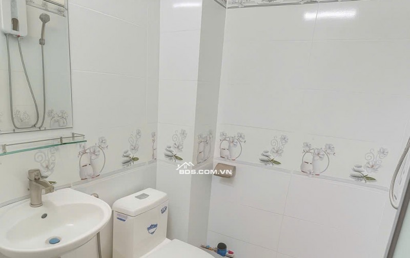 Cho thuê căn hộ full nội thất vị trí đẹp ngay Lý Chính Thắng Q3