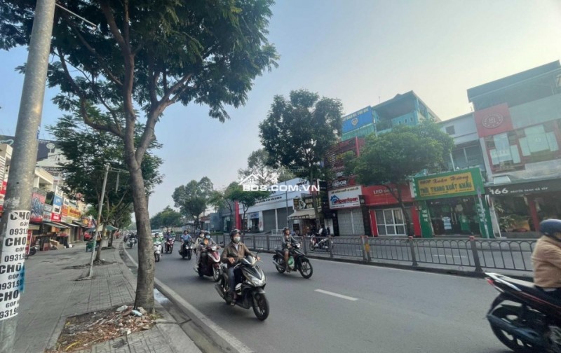Cho thuê nhà góc 2MT 166 Nguyễn Oanh, Gò Vấp. DT: 4.5x25m, 3 tầng