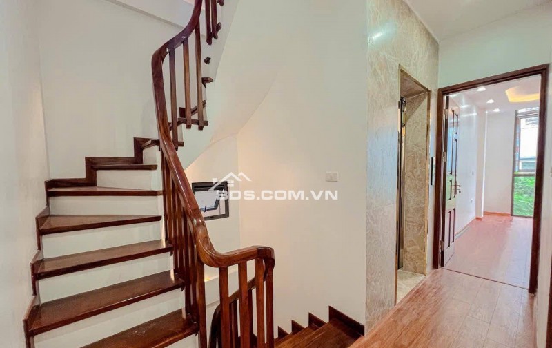Nhà Đẹp Thang Máy Trần Khát Chân, Hai Bà Trưng 68m, 5 tầng, mt 4.7m, giá 13.5 tỷ