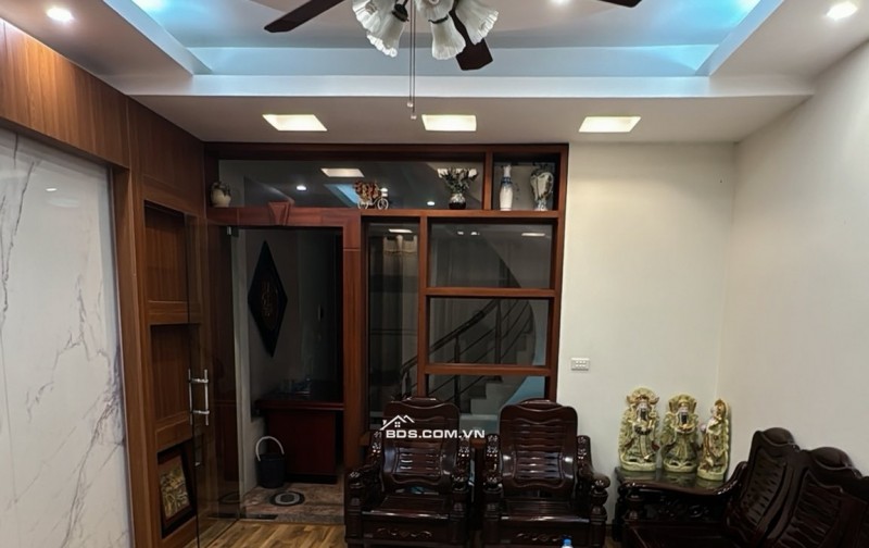 Nhà Hoàng Ngân - Oto Ngủ Trong Nhà - Sát Phố - Ngõ Thông Kinh Doanh - 2 Mặt Thoáng