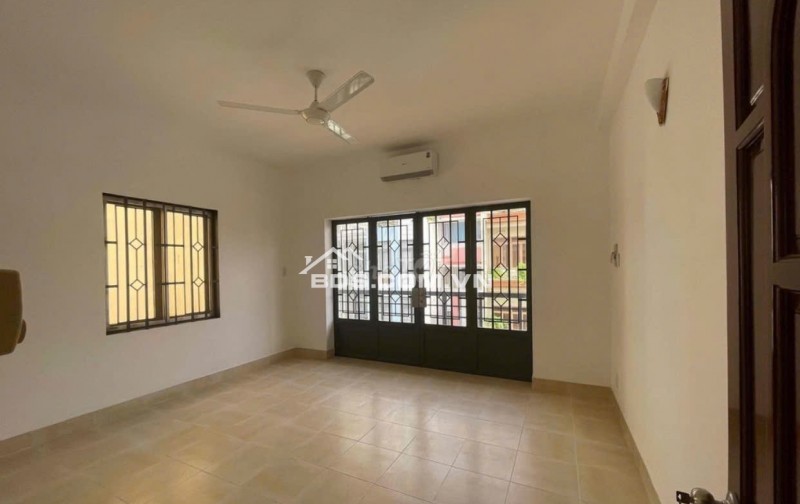 Bán nhà 1 trệt 2 lầu 1 sân thượng số 12 Đồng Nai P2 Q Tân Bình