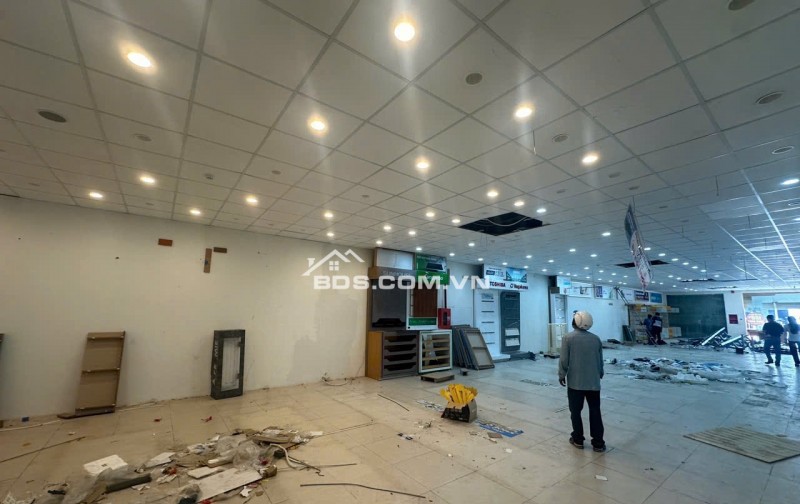 Cho thuê mặt bằng kinh doanh (vị trí đẹp) mặt tiền đường Quốc Lộ 13 Hiệp Bình Phước, Thủ Đức