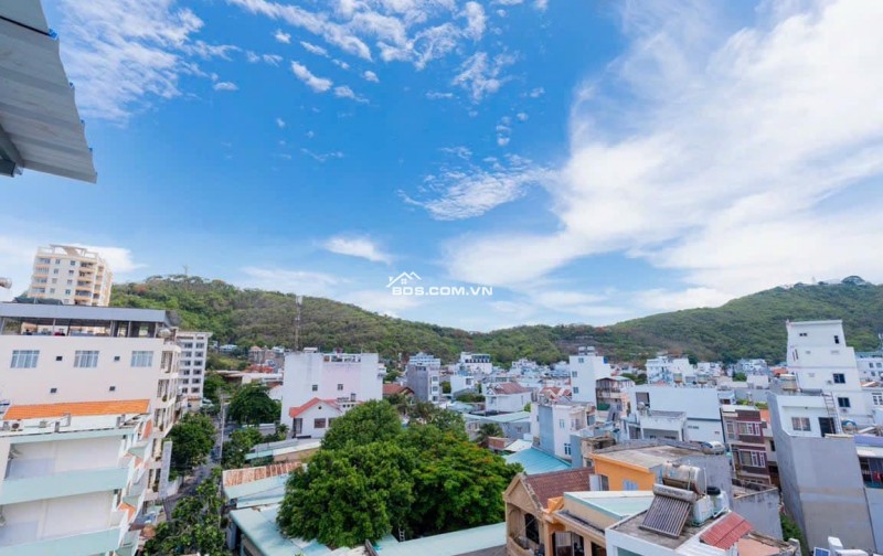 Bán Khách sạn 1 sao, 5 tầng, 31 phòng ngủ, View Biển. Ngay sát Bãi Sau Vũng Tàu.