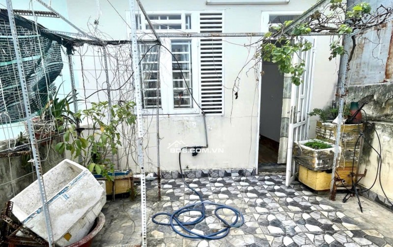 Bán nhà 1 trệt 2 lầu 1 ST hẻm xe hơi Lê Văn Lương, Xã Nhơn Đức Nhà Bè