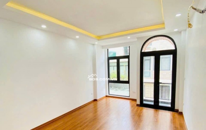 Nhà Đẹp Ô TÔ ĐỖ CỬA, Thang Máy, Trần Khát Chân, Hai Bà Trưng 54m, 6 tầng, mt 3.7m, giá 18.5 tỷ